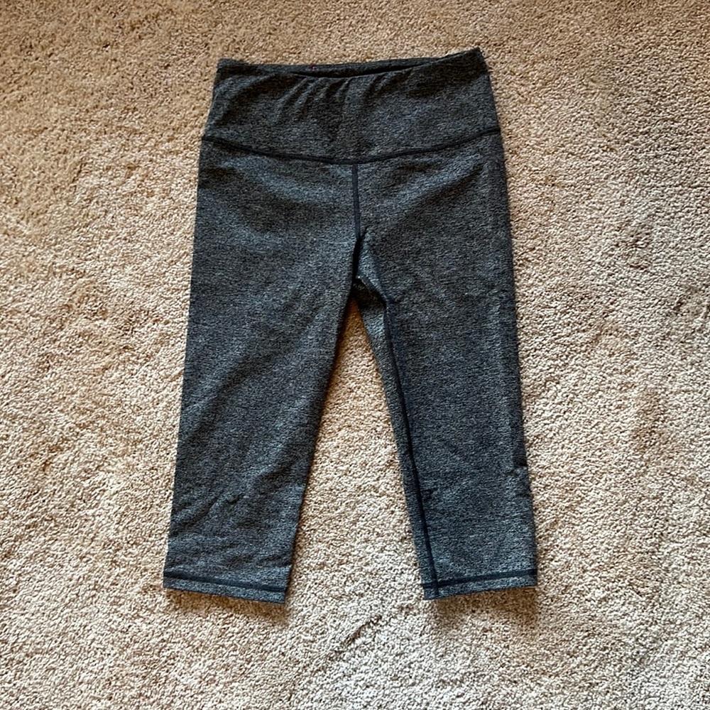 Victoria Secret Sport SM Crop Capri Grey 
Drawstring elastic athletic athleisure